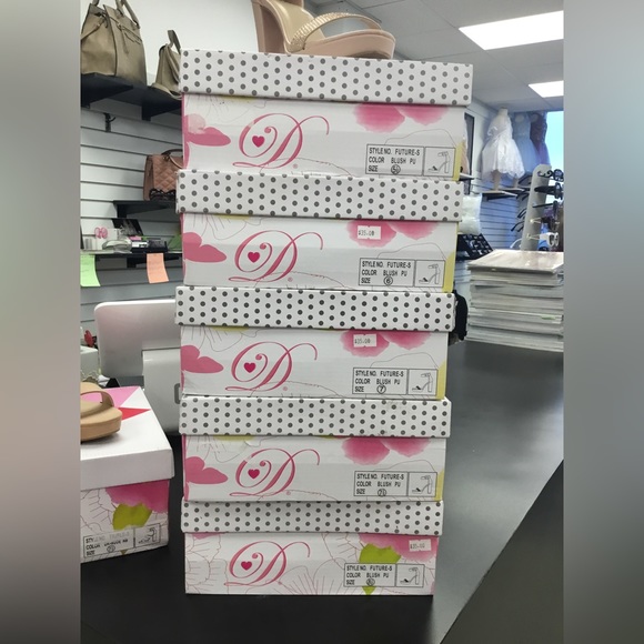 Shoes - Picture 6 of 6